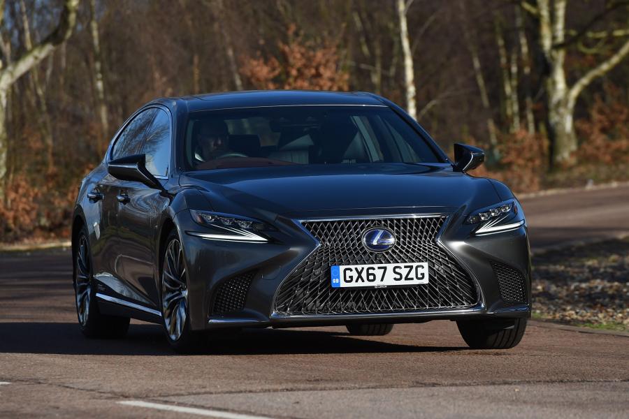 Lexus LS500h AWD 2018 года  (UK) (фото 34 из 40)